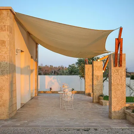 Lodge Country - Con Piscina 10 Posti - Salento