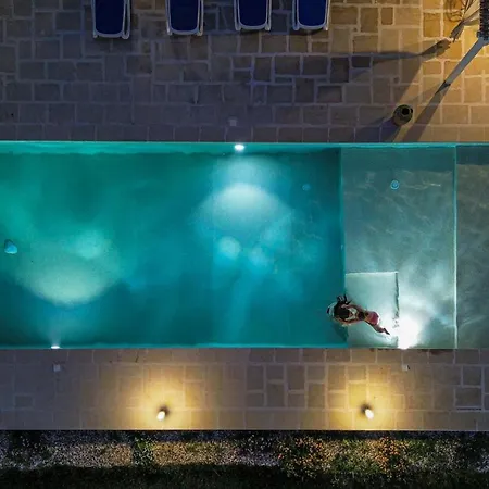 Lodge Country - Con Piscina 10 Posti - Salento *