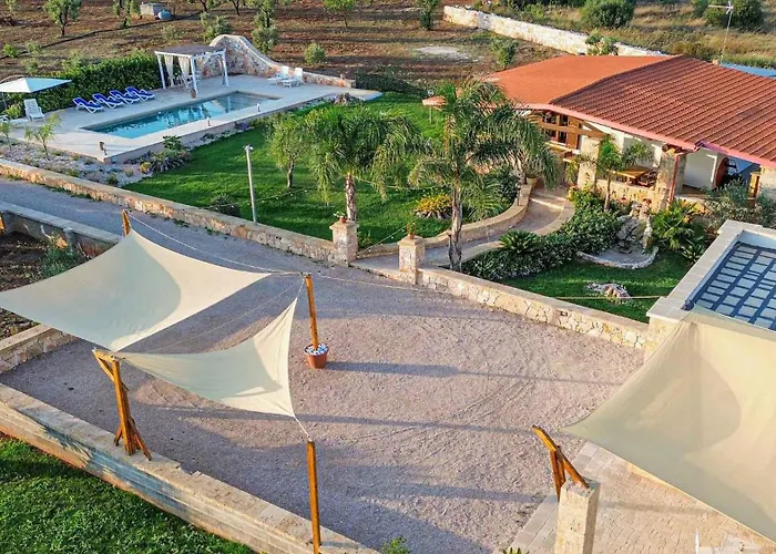 אכסניה Country - Con Piscina 10 Posti - Salento *